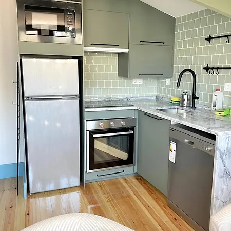 Апартаменти Rs3 Like A Local! Cosy & Modern With Ac! Very